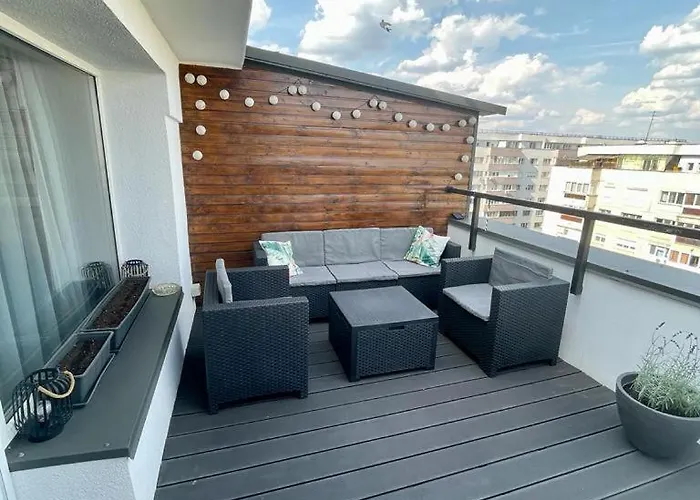 Апартаменти Demure Terrace *